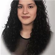 Estudiante titulada en bachillerato de ciencias sociales, ofrece clases hasta ese nivel